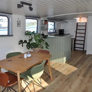 Private On Houseboat Séjour chez l'habitant